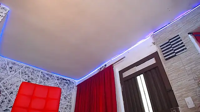 Snapshot of hornytsblonde chatting on 10-19-25, 04:29 hornytsblonde online show from 10-19-25, 04:29