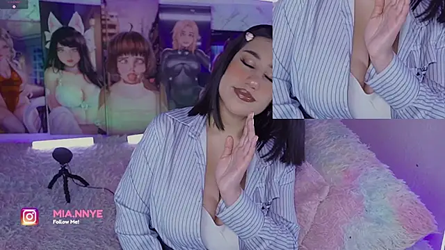 MiaMammie online show from 12-16-24, 08:52