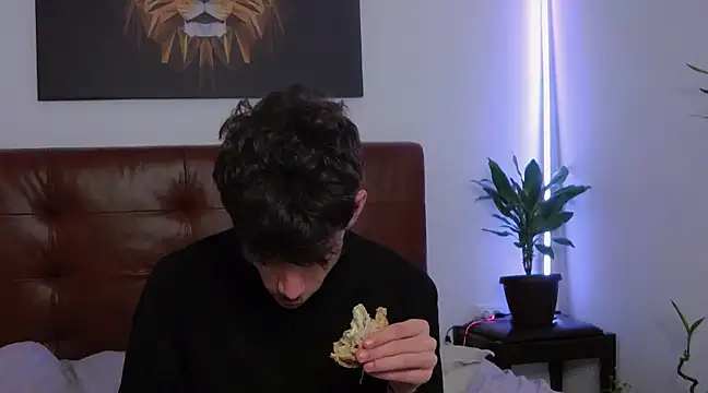 Snapshot of DanielCrush1 chatting on 02-12-25, 12:37 DanielCrush1 online show from 02-12-25, 12:37