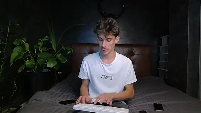 Snapshot of DanielCrush1 chatting on 09-28-25, 09:20 DanielCrush1 online show from 09-28-25, 09:20