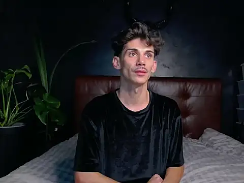 Snapshot of DanielCrush1 chatting on 10-04-25, 06:17 DanielCrush1 online show from 10-04-25, 06:17