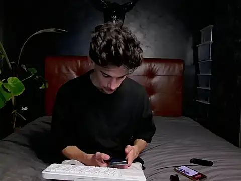 Snapshot of DanielCrush1 chatting on 10-28-25, 11:03 DanielCrush1 online show from 10-28-25, 11:03