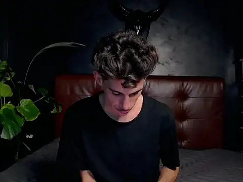 Snapshot of DanielCrush1 chatting on 10-29-25, 11:01 DanielCrush1 online show from 10-29-25, 11:01