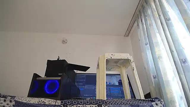 Snapshot of eolicasex chatting on 02-07-25, 04:03 eolicasex online show from 02-07-25, 04:03