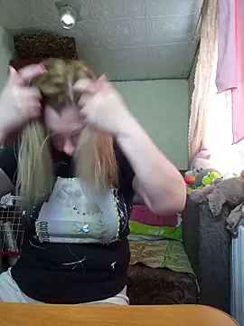 Snapshot of BustyBlond chatting on 05-11-26, 03:56 BustyBlond online show from 05-11-26, 03:56