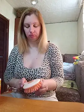 Snapshot of BustyBlond chatting on 05-27-26, 04:31 BustyBlond online show from 05-27-26, 04:31