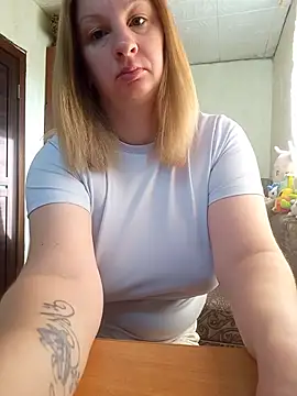 Snapshot of BustyBlond chatting on 07-06-26, 03:58 BustyBlond online show from 07-06-26, 03:58