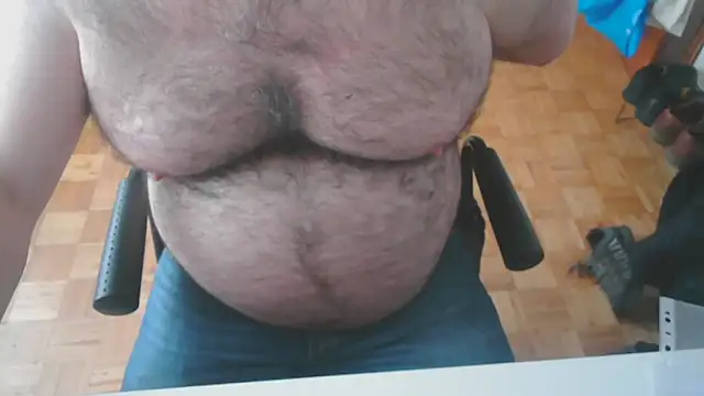 Snapshot of mikeyhotbear chatting on 03-02-26, 04:47 mikeyhotbear online show from 03-02-26, 04:47