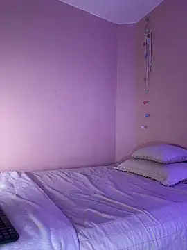 GabriSaenz online show from 12-08-24, 08:47