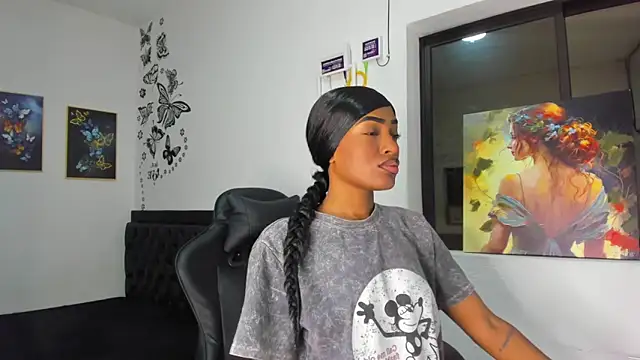 Snapshot of Emattaylor chatting on 12-03-24, 11:01 Emattaylor online show from 12-03-24, 11:01