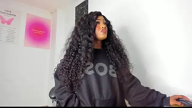 Snapshot of Emattaylor chatting on 03-05-25, 11:17 Emattaylor online show from 03-05-25, 11:17