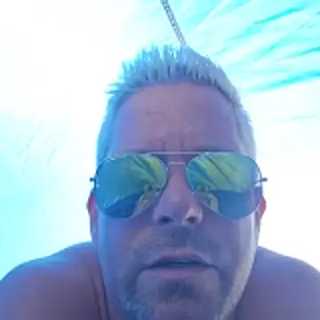 Trucker Hunter online show from 01-19-26, 01:37