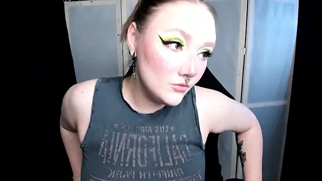 Snapshot of YourDyingBride chatting on 11-18-25, 01:55 YourDyingBride online show from 11-18-25, 01:55