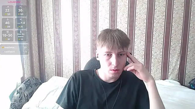 Snapshot of darienlarge chatting on 03-09-25, 10:08 darienlarge online show from 03-09-25, 10:08