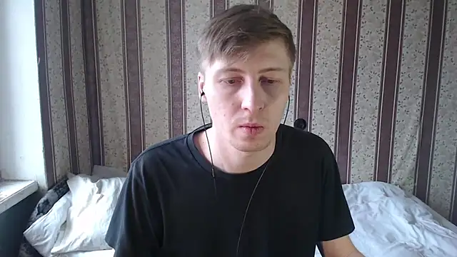 Snapshot of darienlarge chatting on 03-12-25, 09:02 darienlarge online show from 03-12-25, 09:02