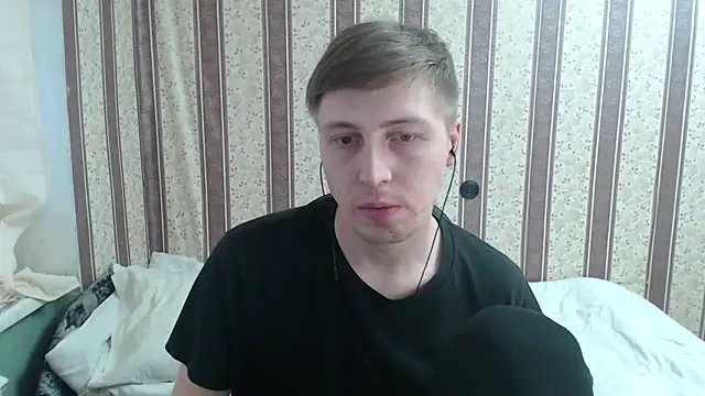 Snapshot of darienlarge chatting on 03-12-25, 03:07 darienlarge online show from 03-12-25, 03:07