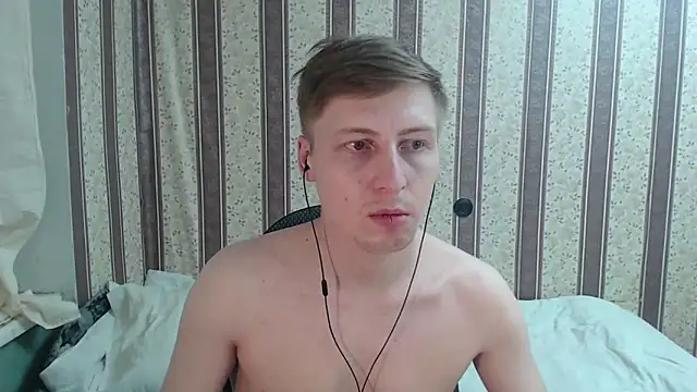 Snapshot of darienlarge chatting on 03-12-25, 06:11 darienlarge online show from 03-12-25, 06:11