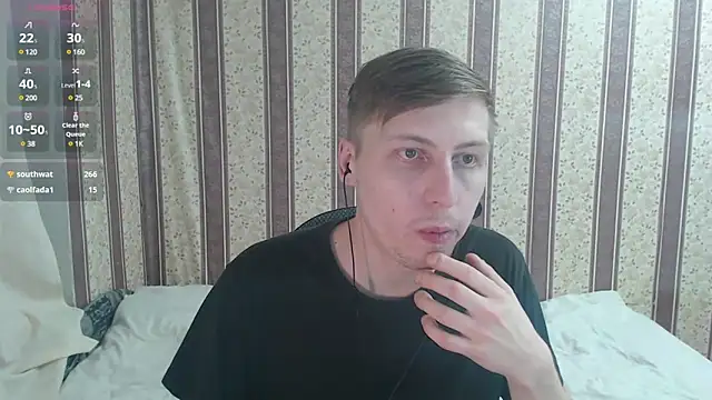 Snapshot of darienlarge chatting on 03-14-25, 05:24 darienlarge online show from 03-14-25, 05:24