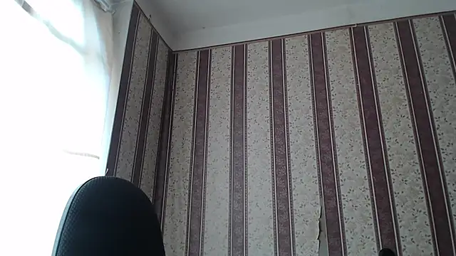 Snapshot of darienlarge chatting on 03-15-25, 12:56 darienlarge online show from 03-15-25, 12:56