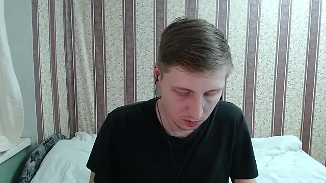 Snapshot of darienlarge chatting on 03-16-25, 04:45 darienlarge online show from 03-16-25, 04:45