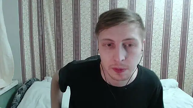 Snapshot of darienlarge chatting on 03-16-25, 07:49 darienlarge online show from 03-16-25, 07:49