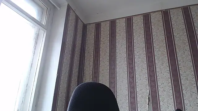 Snapshot of darienlarge chatting on 03-17-25, 02:34 darienlarge online show from 03-17-25, 02:34