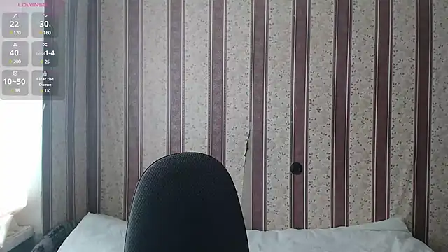 Snapshot of darienlarge chatting on 03-18-25, 11:30 darienlarge online show from 03-18-25, 11:30