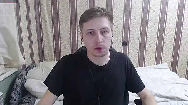 Snapshot of darienlarge chatting on 03-18-25, 09:21 darienlarge online show from 03-18-25, 09:21