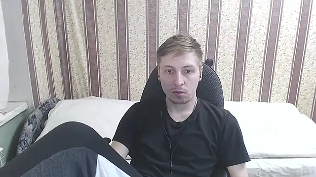 Snapshot of darienlarge chatting on 03-21-25, 05:34 darienlarge online show from 03-21-25, 05:34