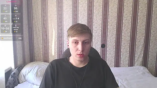 Snapshot of darienlarge chatting on 03-22-25, 03:42 darienlarge online show from 03-22-25, 03:42