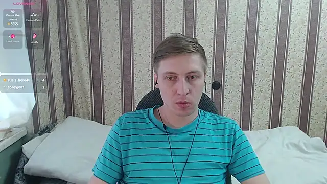 Snapshot of darienlarge chatting on 03-23-25, 04:49 darienlarge online show from 03-23-25, 04:49