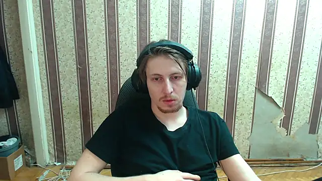 Snapshot of darienlarge chatting on 09-13-25, 07:35 darienlarge online show from 09-13-25, 07:35