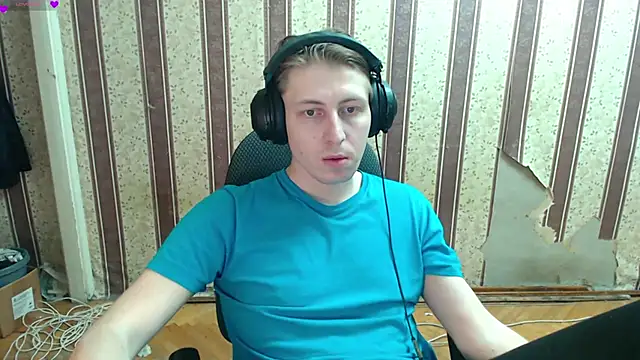 Snapshot of darienlarge chatting on 09-25-25, 06:44 darienlarge online show from 09-25-25, 06:44