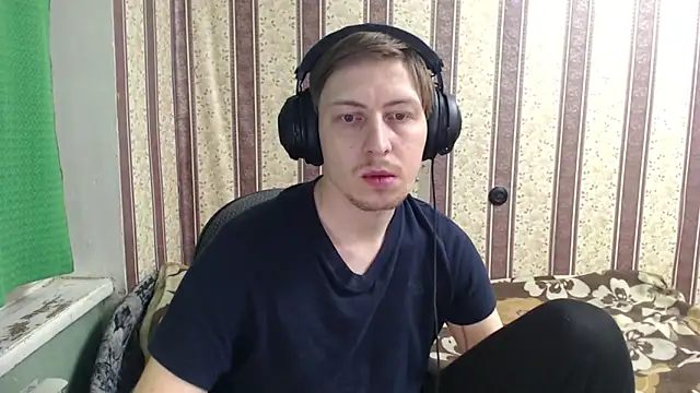 Snapshot of darienlarge chatting on 11-02-25, 03:31 darienlarge online show from 11-02-25, 03:31