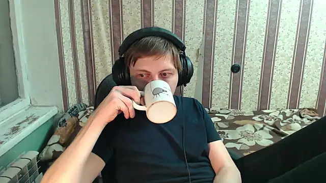 Snapshot of darienlarge chatting on 11-03-25, 02:29 darienlarge online show from 11-03-25, 02:29