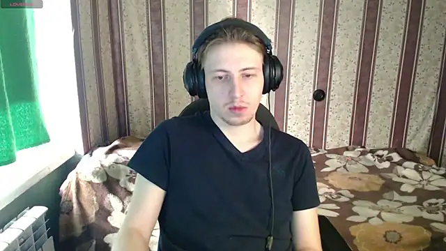 Snapshot of darienlarge chatting on 11-23-25, 08:58 darienlarge online show from 11-23-25, 08:58