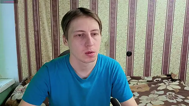 Snapshot of darienlarge chatting on 12-15-25, 08:07 darienlarge online show from 12-15-25, 08:07