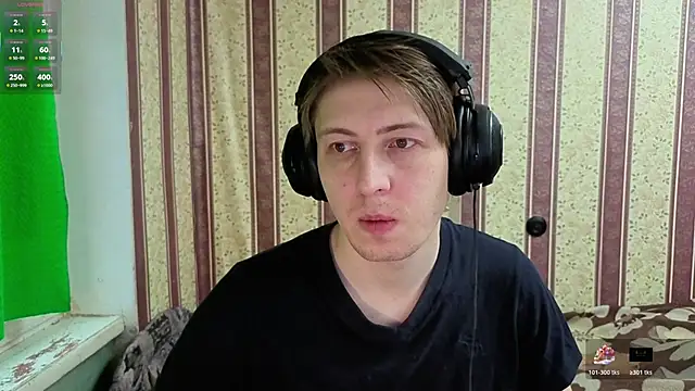 Snapshot of darienlarge chatting on 12-16-25, 07:57 darienlarge online show from 12-16-25, 07:57