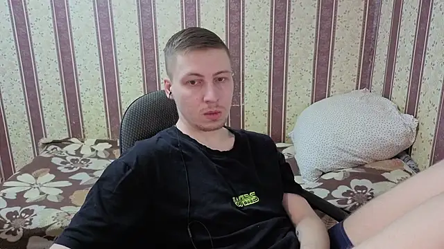 Snapshot of darienlarge chatting on 01-07-26, 08:28 darienlarge online show from 01-07-26, 08:28