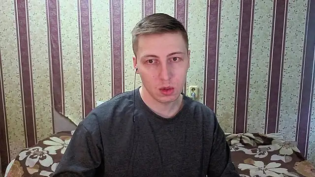 Snapshot of darienlarge chatting on 01-18-26, 10:08 darienlarge online show from 01-18-26, 10:08