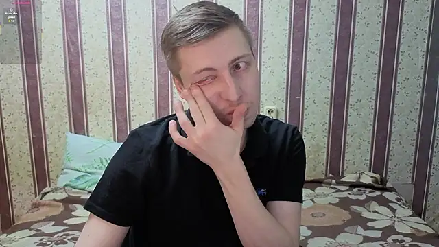 Snapshot of darienlarge chatting on 02-11-26, 05:07 darienlarge online show from 02-11-26, 05:07