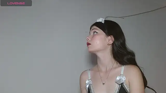 Snapshot of emily_littesweet chatting on 07-26-26, 01:25 emily littesweet online show from 07-26-26, 01:25