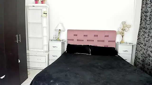 Snapshot of dollpamela chatting on 12-27-24, 08:18 dollpamela online show from 12-27-24, 08:18