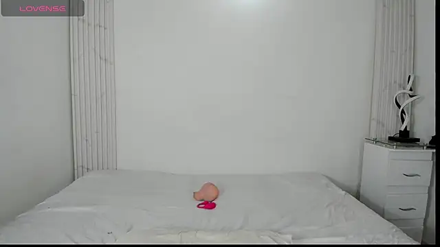 Snapshot of dollpamela chatting on 10-20-25, 02:50 dollpamela online show from 10-20-25, 02:50