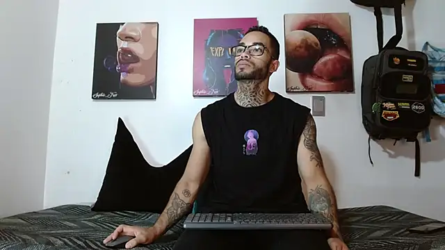SophieFoxx17 online show from 07-24-26, 12:03