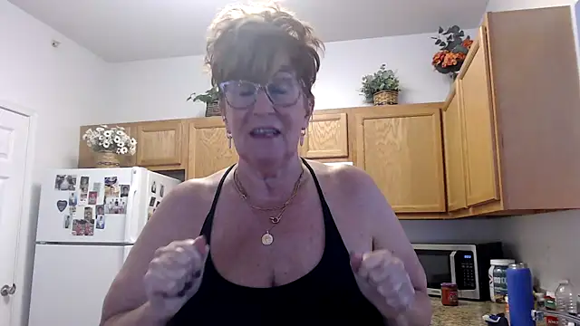 Snapshot of plusizebigbooty chatting on 11-02-25, 06:10 plusizebigbooty online show from 11-02-25, 06:10