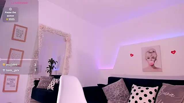 Snapshot of barbie_es chatting on 01-27-25, 05:37 barbie es online show from 01-27-25, 05:37