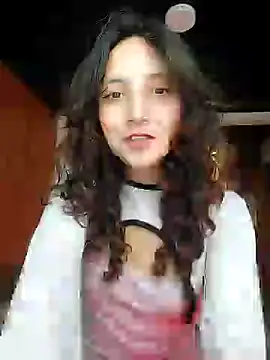 Snapshot of _Laary chatting on 01-13-25, 08:04 Laary online show from 01-13-25, 08:04