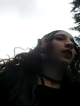 Snapshot of _Laary chatting on 01-14-25, 07:43 Laary online show from 01-14-25, 07:43