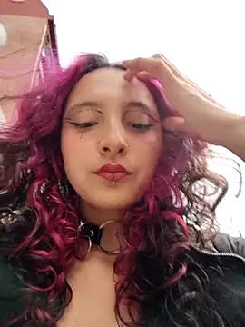 Snapshot of _Laary chatting on 09-26-25, 08:35 Laary online show from 09-26-25, 08:35